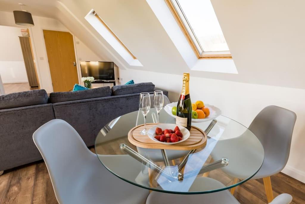 Tm - Rana Court 1 Bedroom Apartment With Balcony Oxford Exterior photo