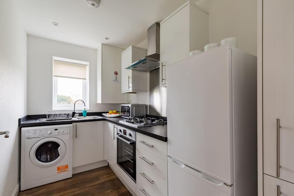 Tm - Rana Court 1 Bedroom Apartment With Balcony Oxford Exterior photo